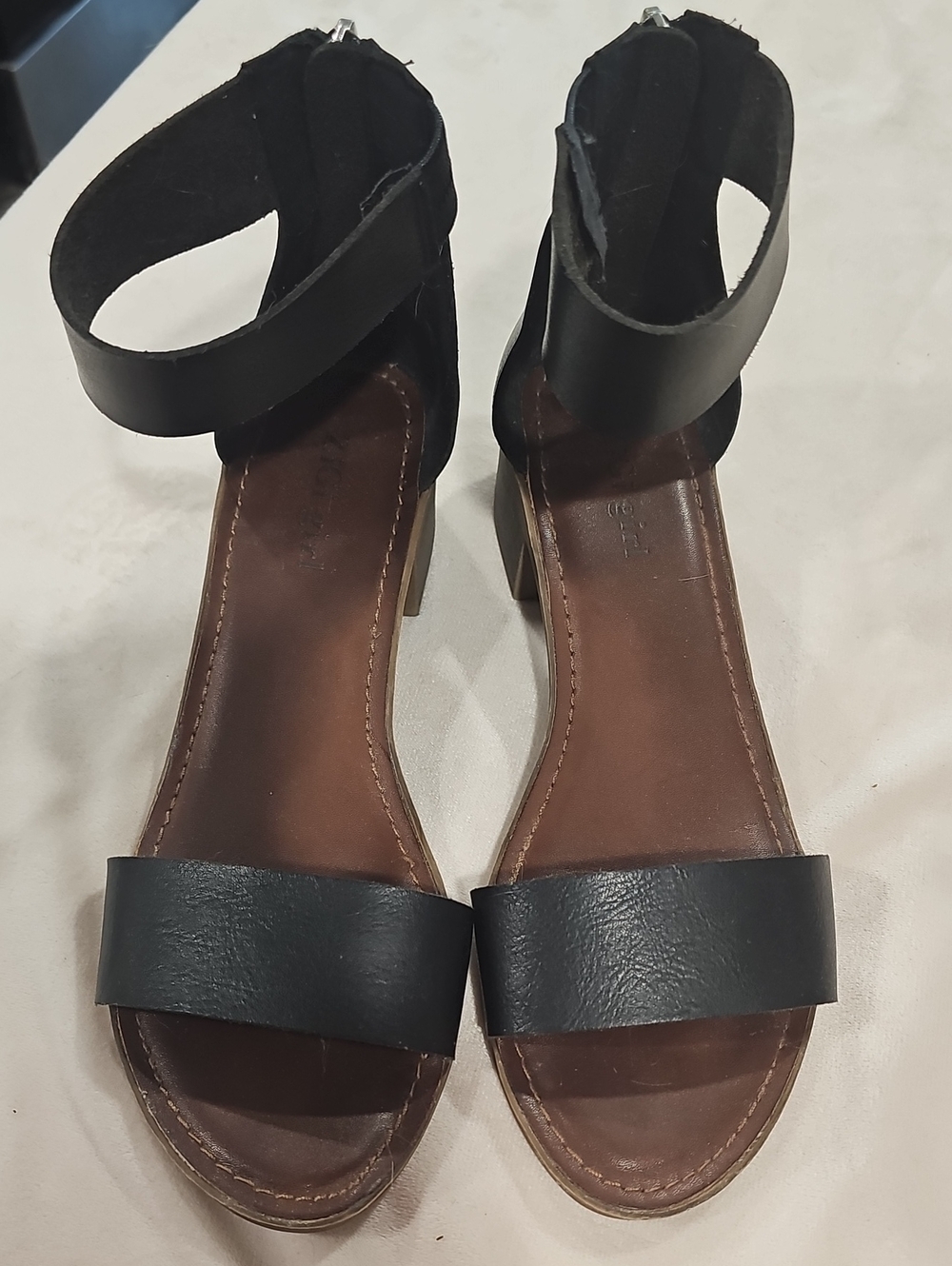 ZIGI girl Black Open-Toe Ankle-Strap Sandals